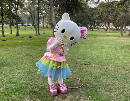 show de botarga de Hello kitty para fiestas infantiles